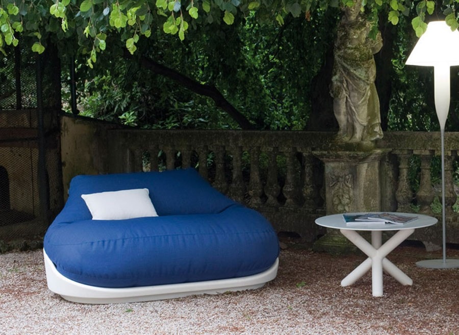 Hug Outdoor Sofa by Serralunga Furniture Sofas Hug Outdoor Sofa by Serralunga Furniture Sofas